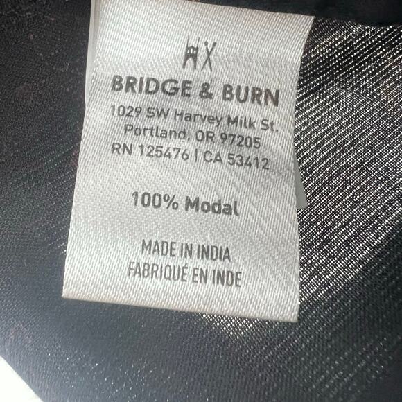 Bridge & Burn Sustainable Series Greer Dreamers Print Shirt Women's Size S Black - Picture 11 of 11